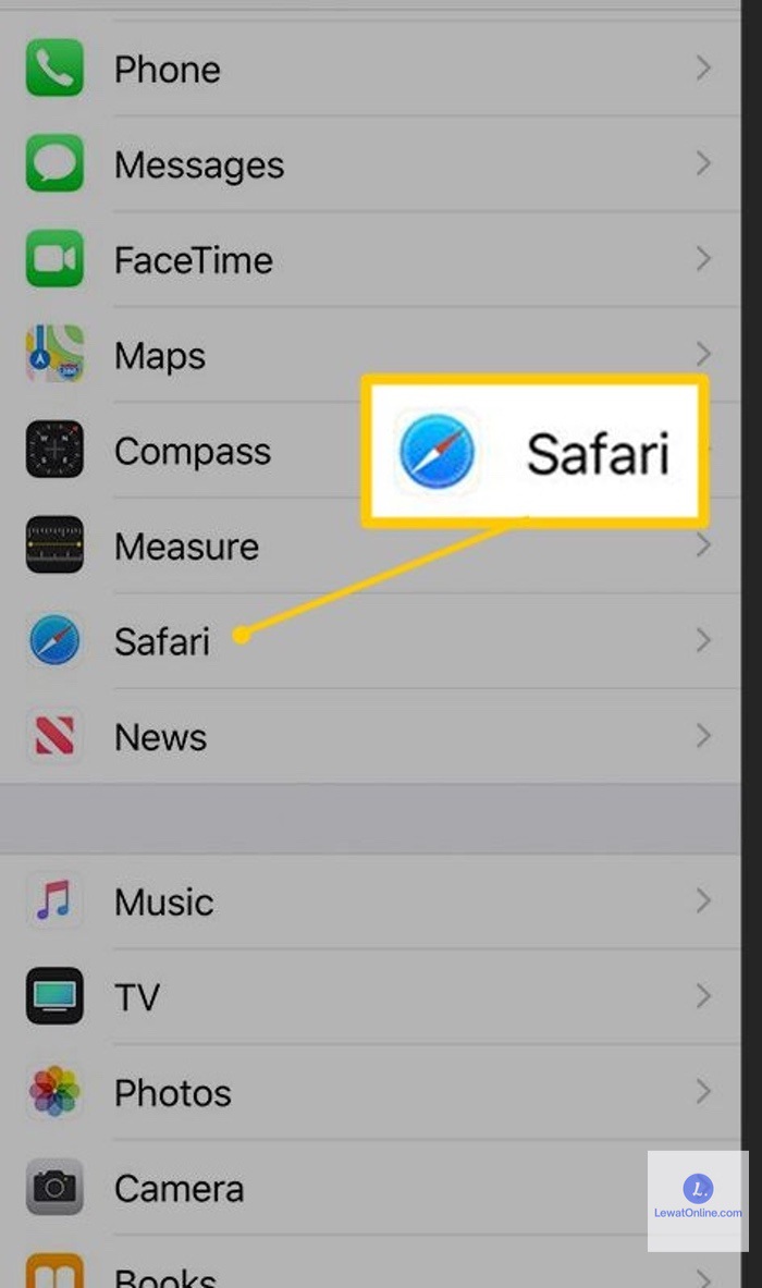 Kemudian scroll sampai menemukan aplikasi Safari